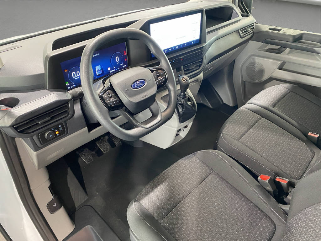 imho8269_2806310 vehicle image