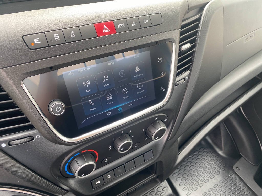 imho8269_2805751 vehicle image