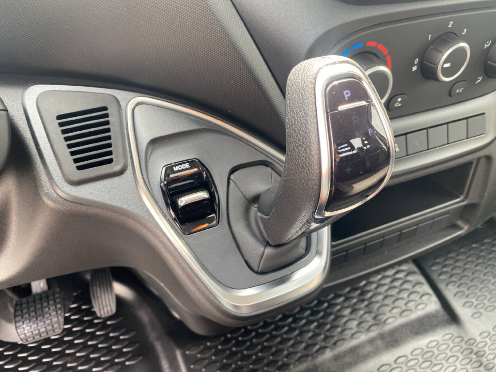 imho8269_2805751 vehicle image