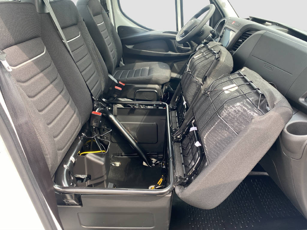 imho8269_2805751 vehicle image