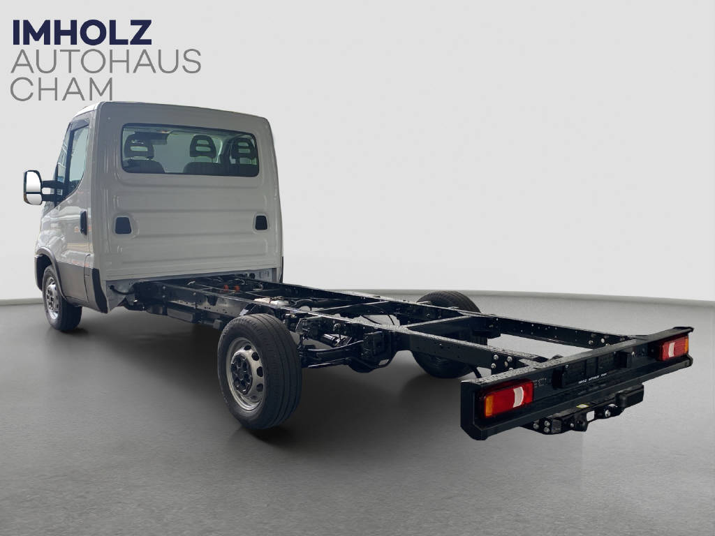 imho8269_2805751 vehicle image