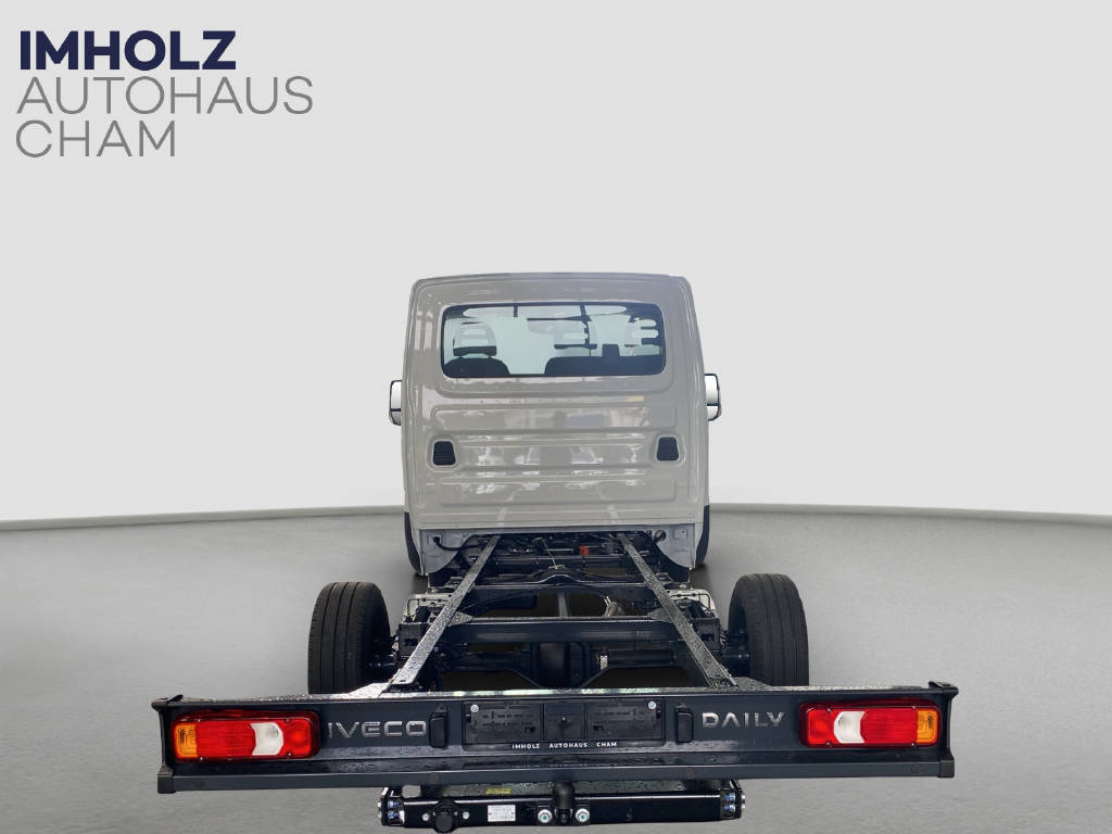 imho8269_2805751 vehicle image