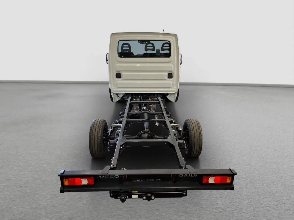 imho8269_2805752 vehicle image