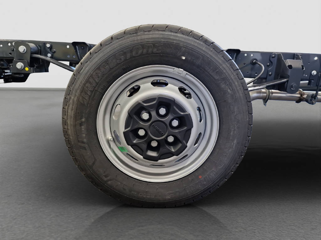 imho8269_2805752 vehicle image