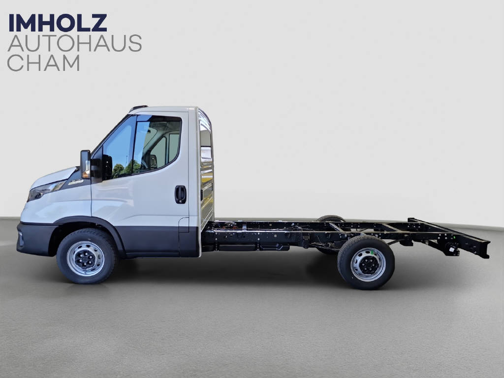 imho8269_2805752 vehicle image