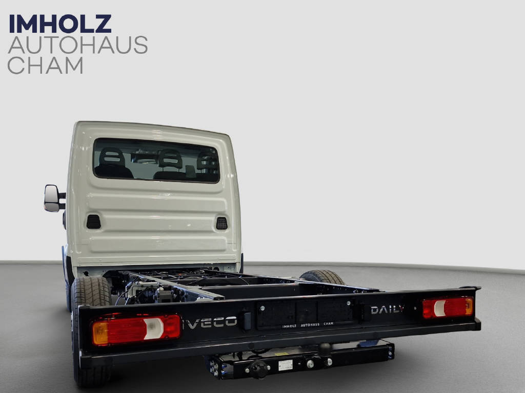 imho8269_2805752 vehicle image