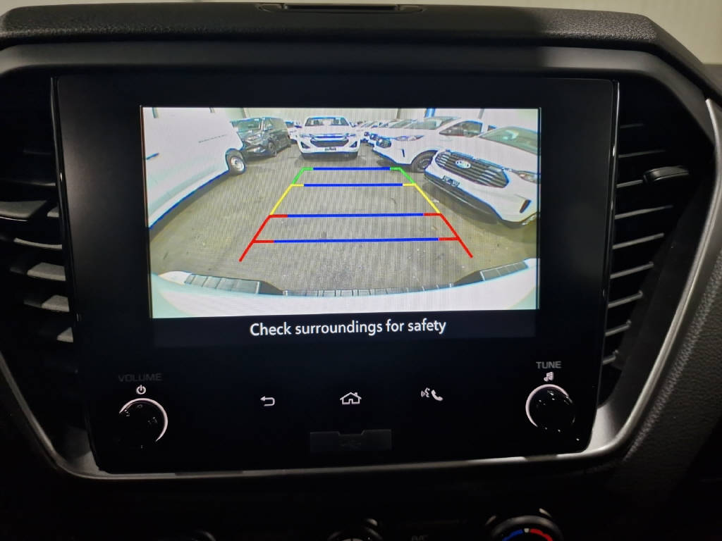 imho8269_2806313 vehicle image