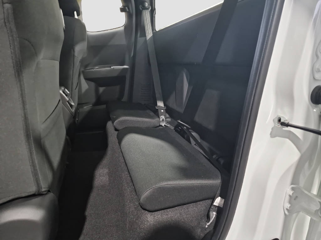 imho8269_2806313 vehicle image