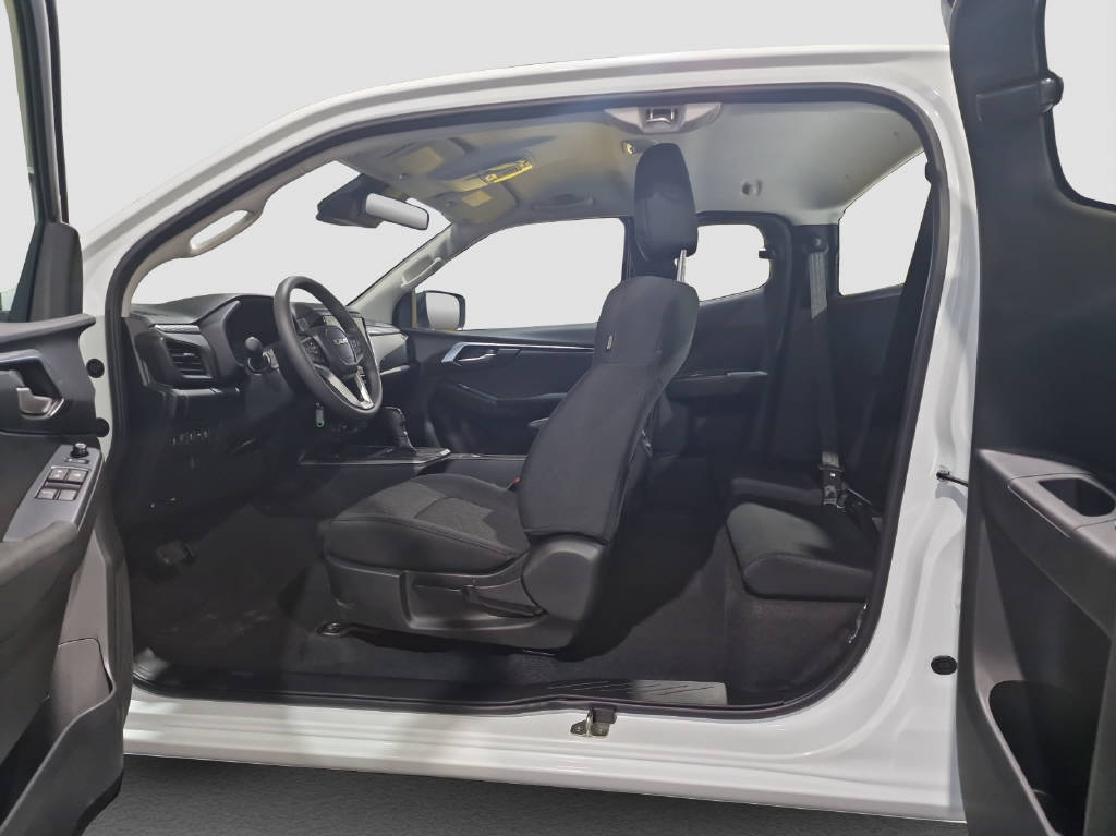 imho8269_2806313 vehicle image