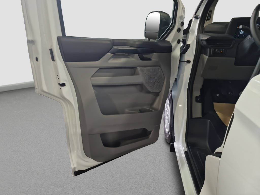 imho8269_2806315 vehicle image