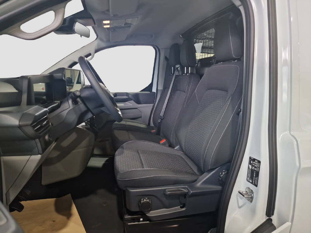 imho8269_2806315 vehicle image