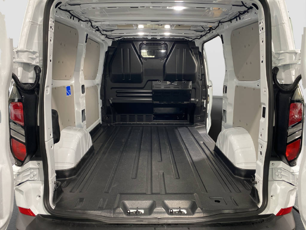 imho8269_2806316 vehicle image