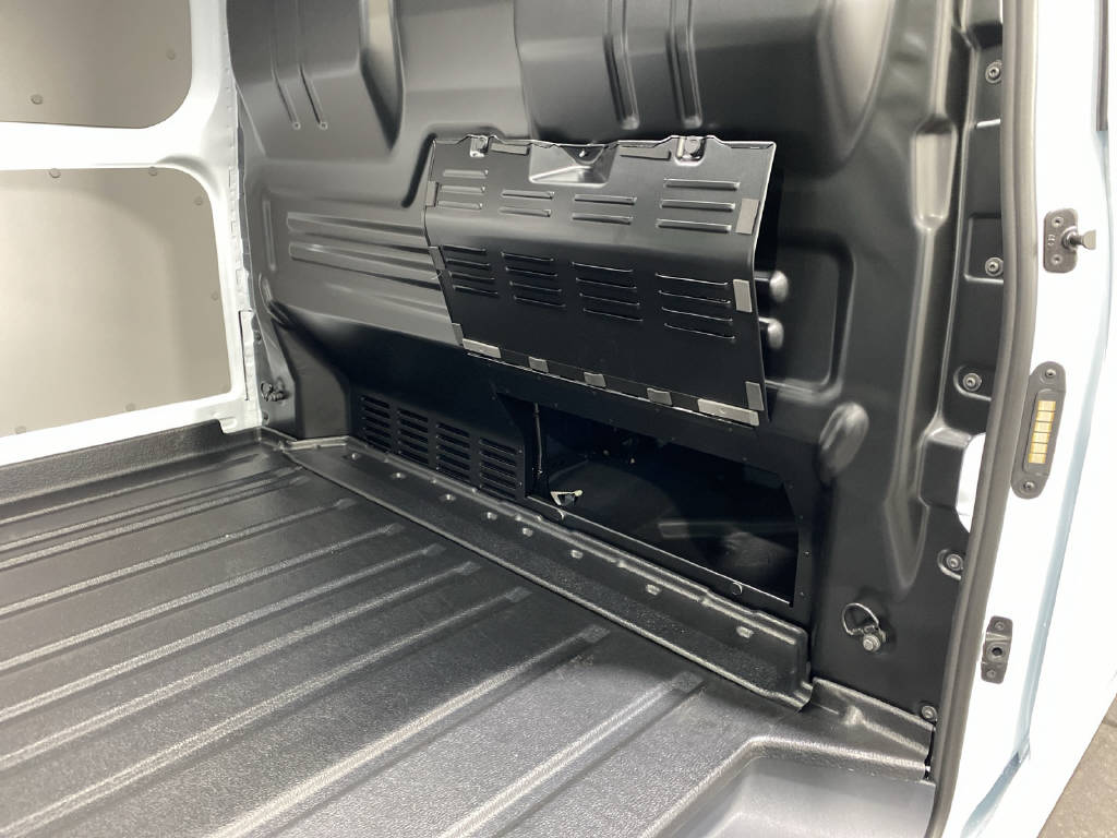 imho8269_2806316 vehicle image