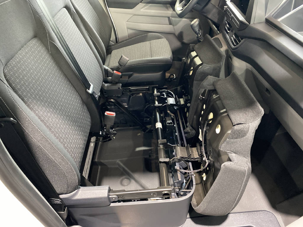 imho8269_2806316 vehicle image