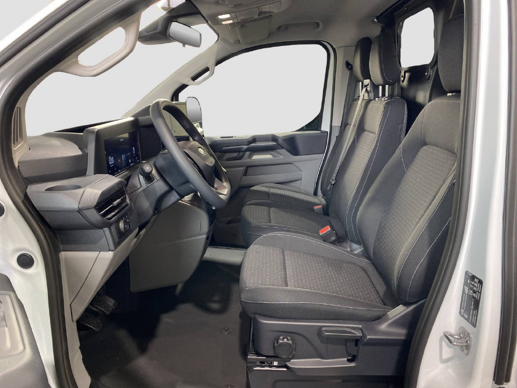 imho8269_2806316 vehicle image