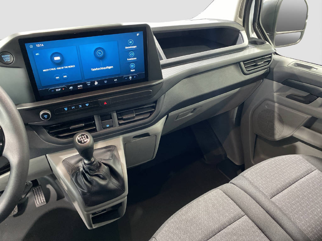 imho8269_2805757 vehicle image