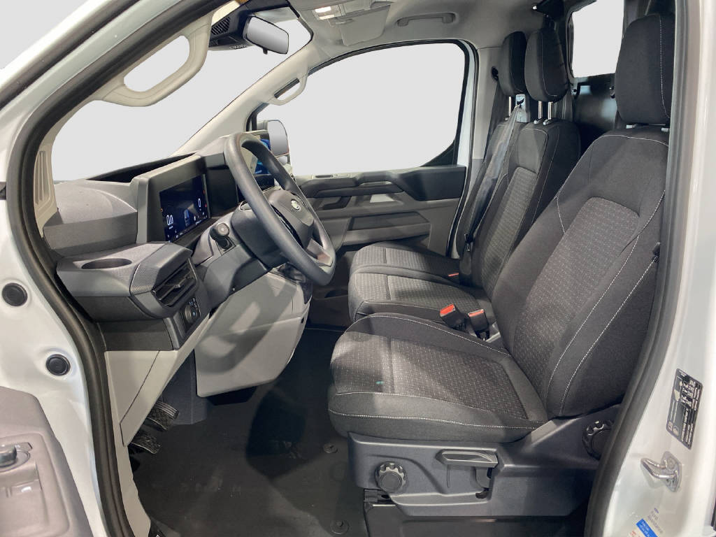 imho8269_2805757 vehicle image