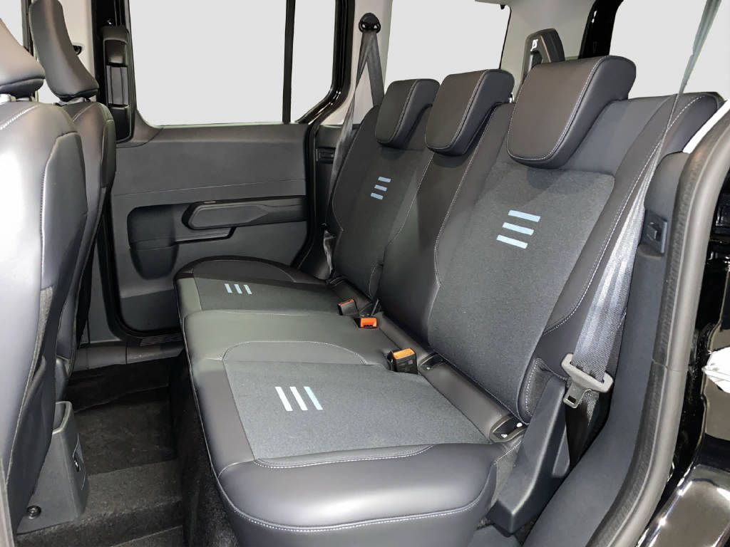 imho8269_2805759 vehicle image