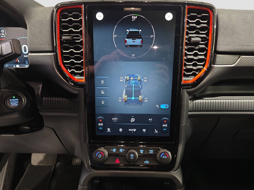 imho8269_2806320 vehicle image