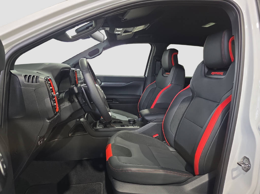 imho8269_2806320 vehicle image