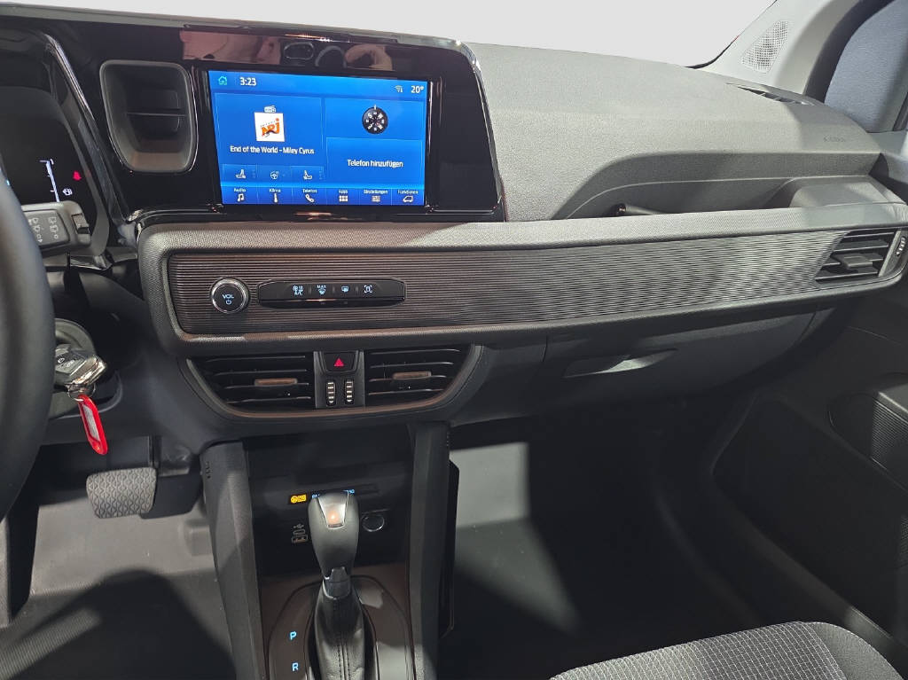 imho8269_2805761 vehicle image