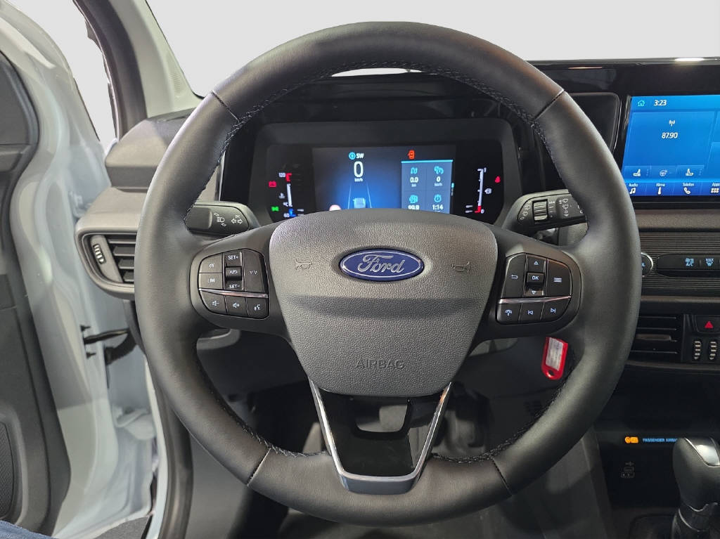 imho8269_2806323 vehicle image