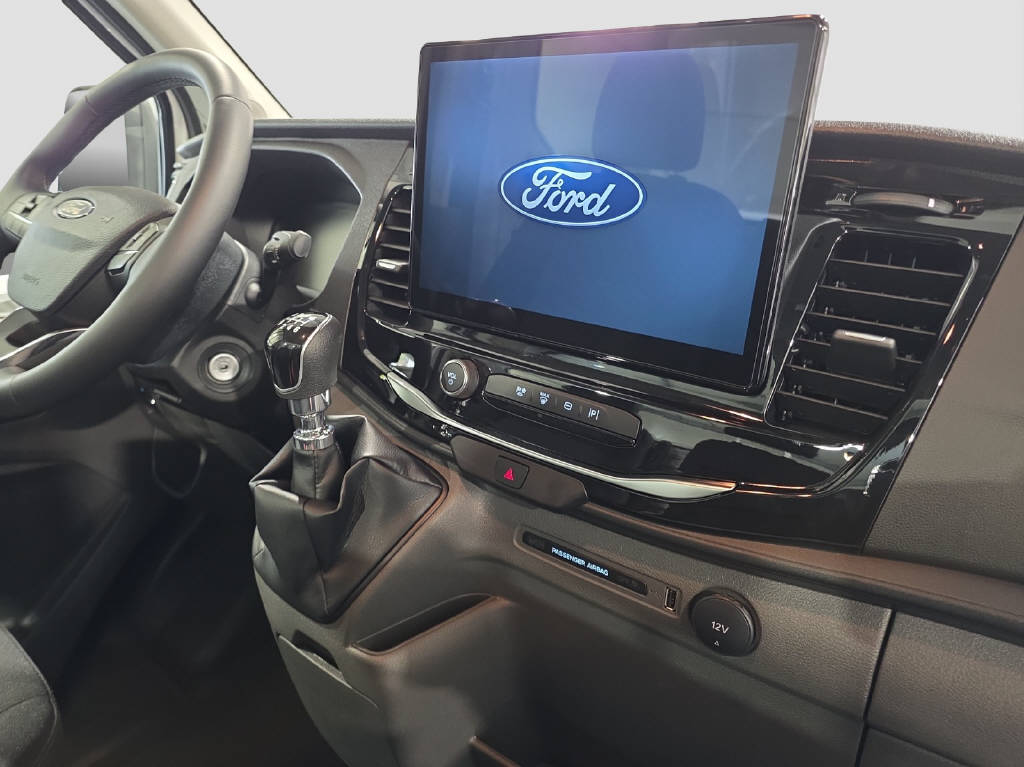 imho8269_2805764 vehicle image