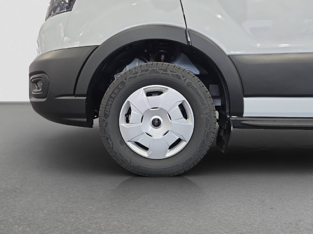 imho8269_2805764 vehicle image