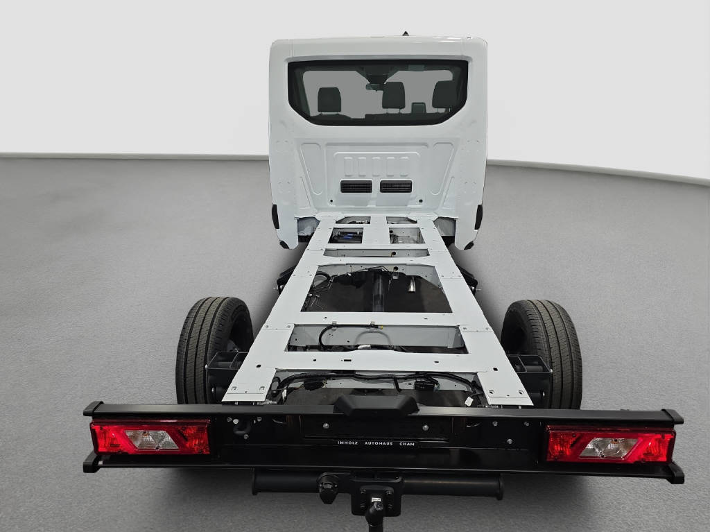 imho8269_2805764 vehicle image