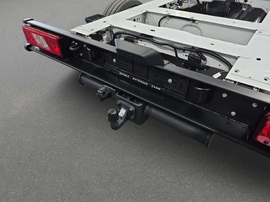 imho8269_2805764 vehicle image