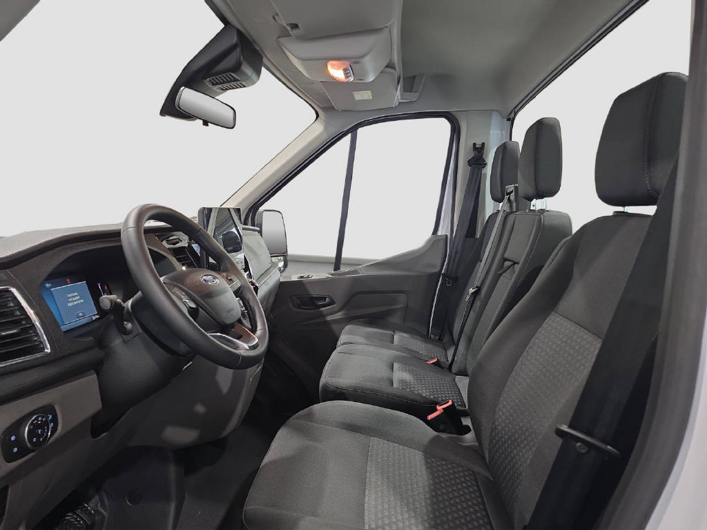 imho8269_2805764 vehicle image