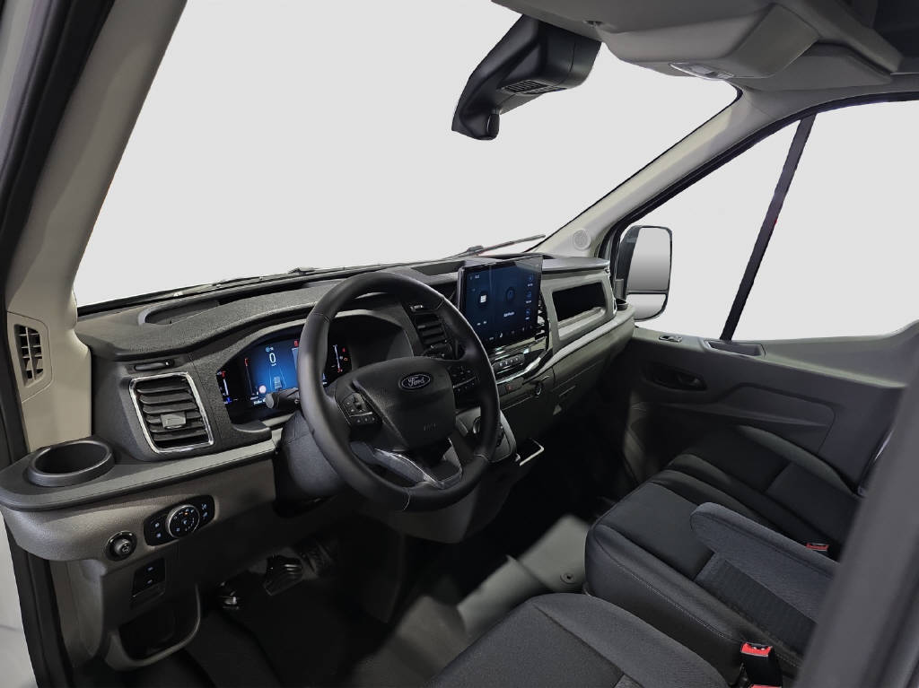 imho8269_2806327 vehicle image