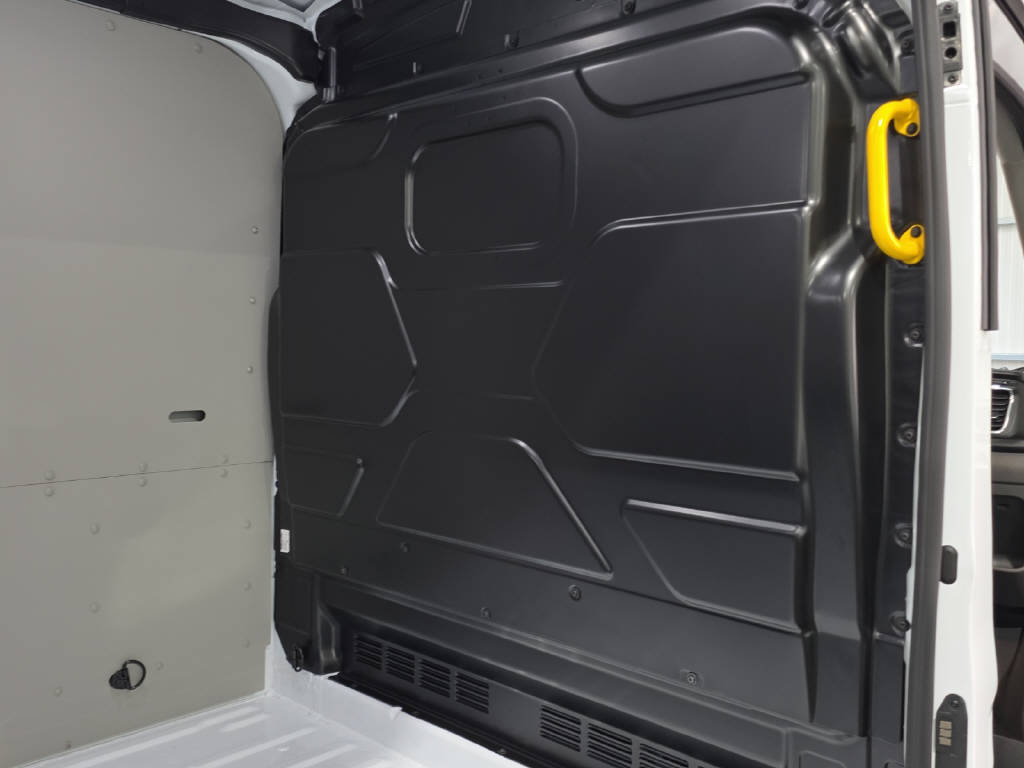 imho8269_2805768 vehicle image