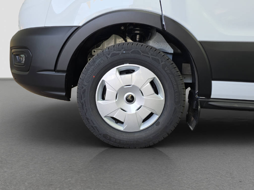 imho8269_2805768 vehicle image