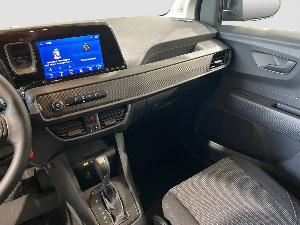 imho8269_2806329 vehicle image