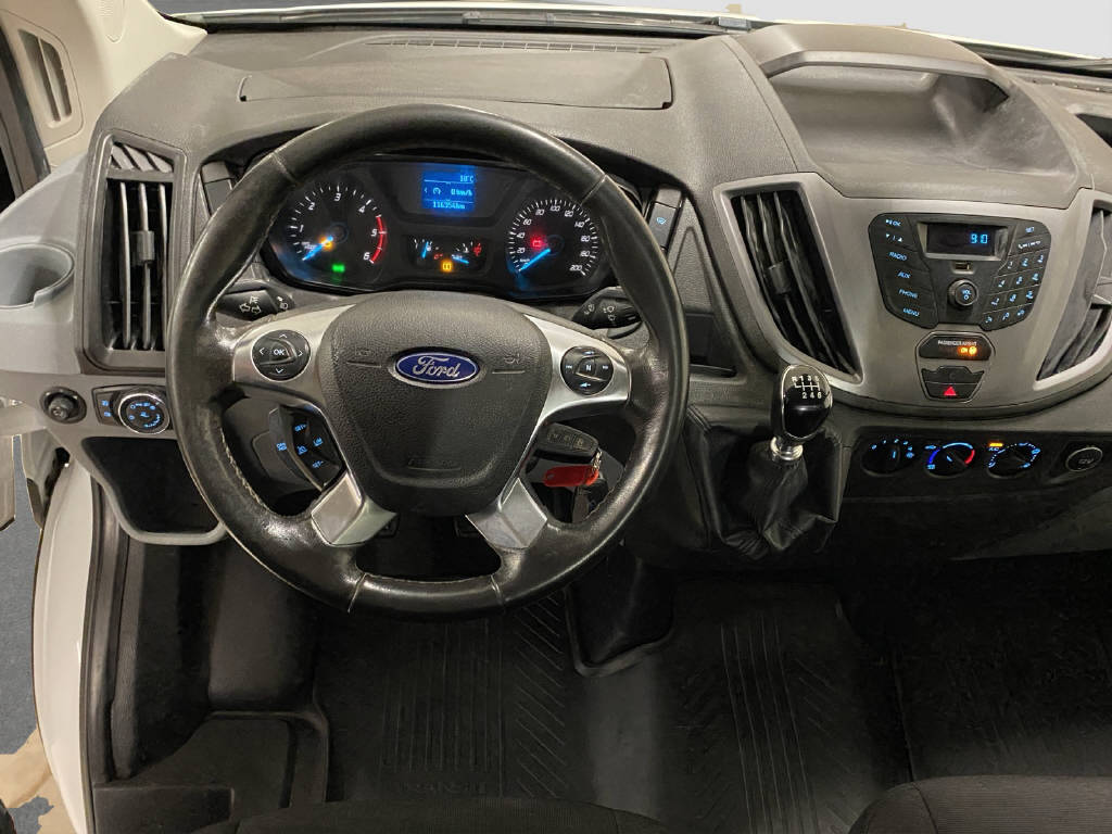 imho8269_2806330 vehicle image