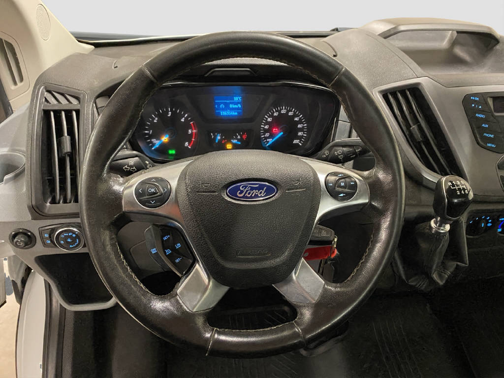 imho8269_2806330 vehicle image