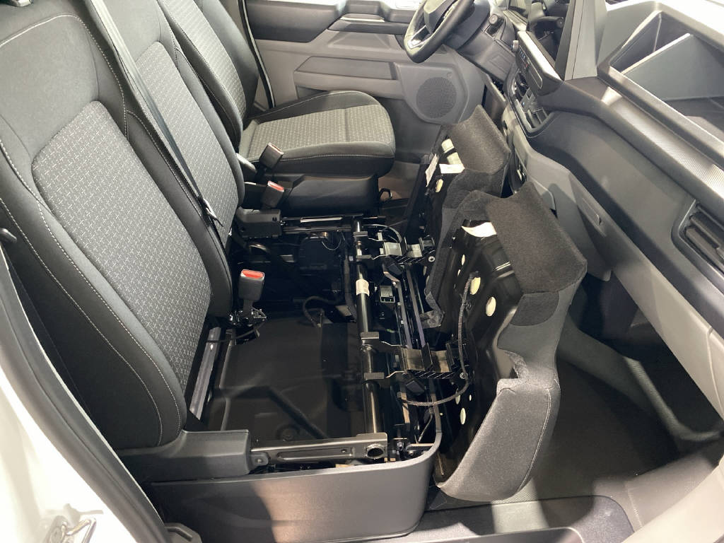 imho8269_2806331 vehicle image