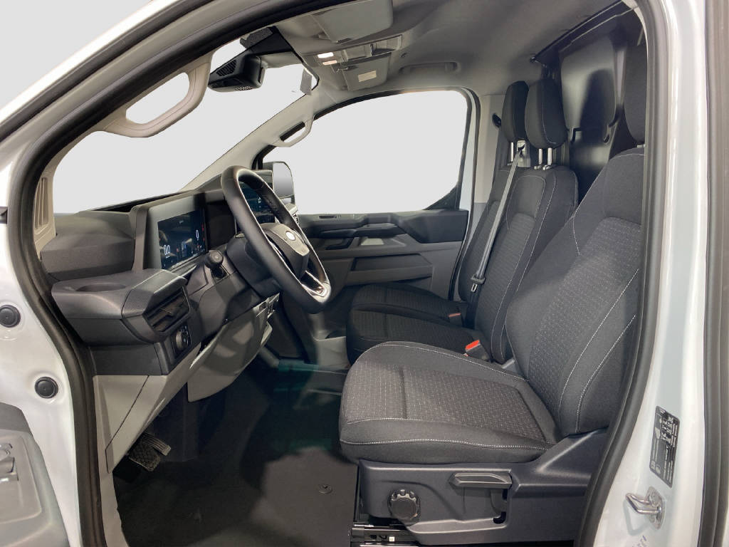 imho8269_2806331 vehicle image