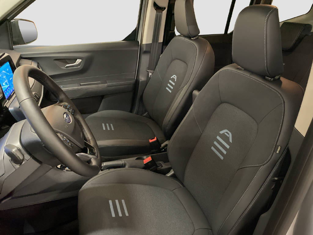 imho8269_2805772 vehicle image