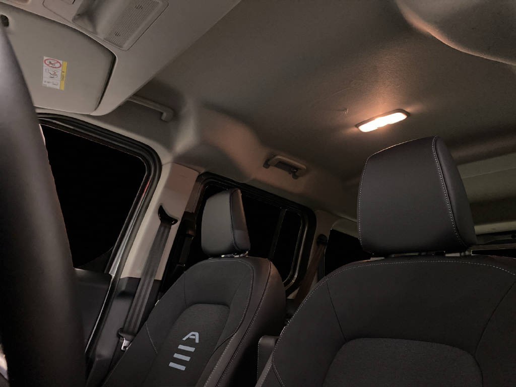 imho8269_2805772 vehicle image