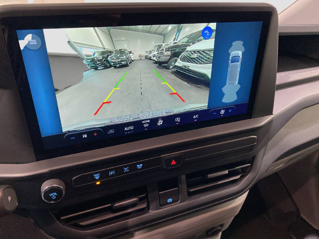 imho8269_2806333 vehicle image