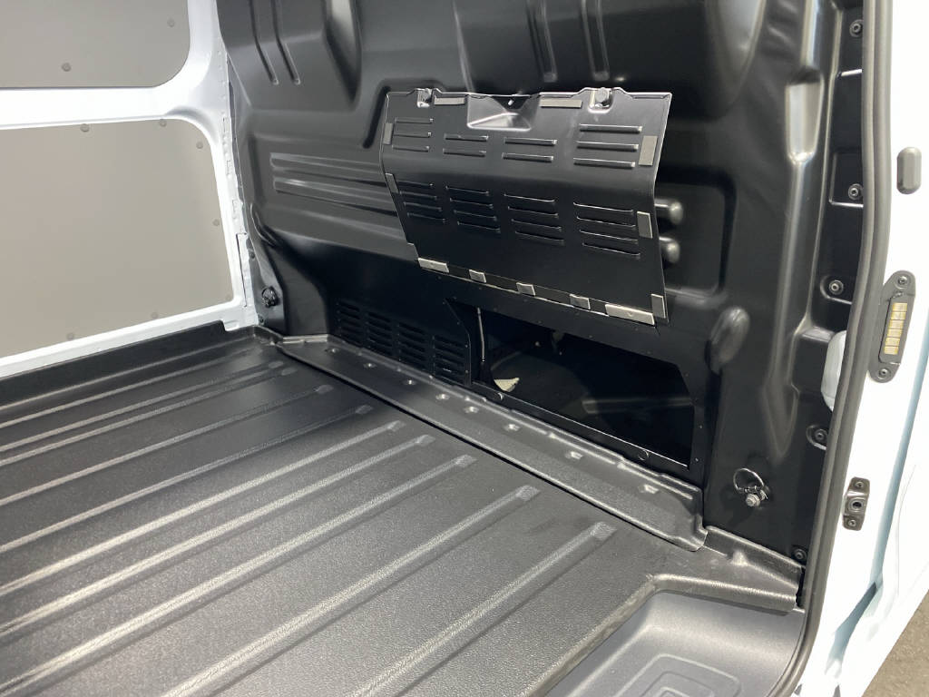 imho8269_2806333 vehicle image