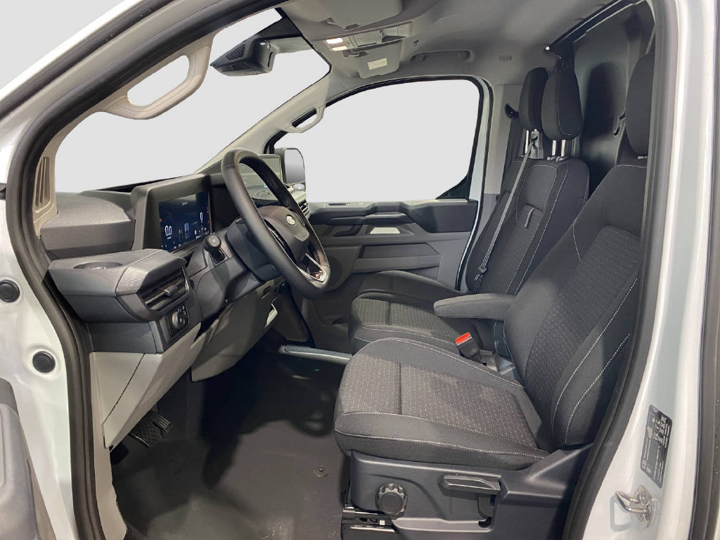 imho8269_2805774 vehicle image