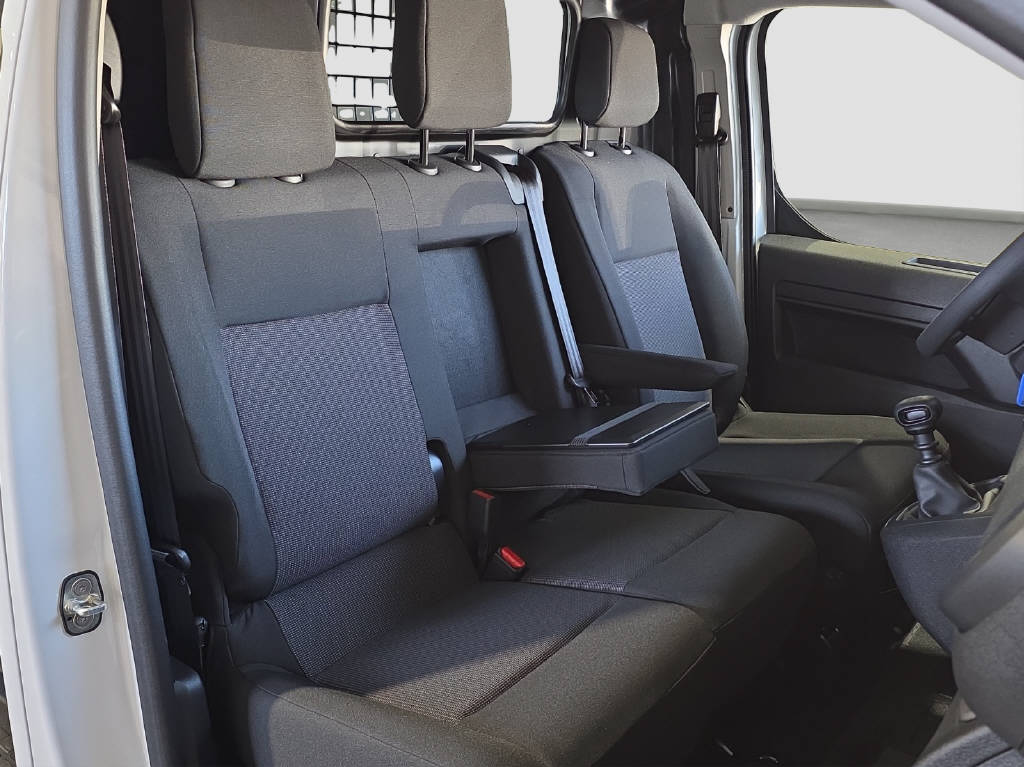 imho8269_2805776 vehicle image