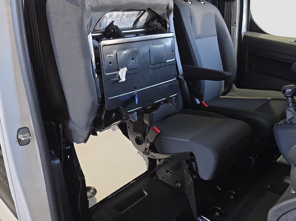 imho8269_2805776 vehicle image