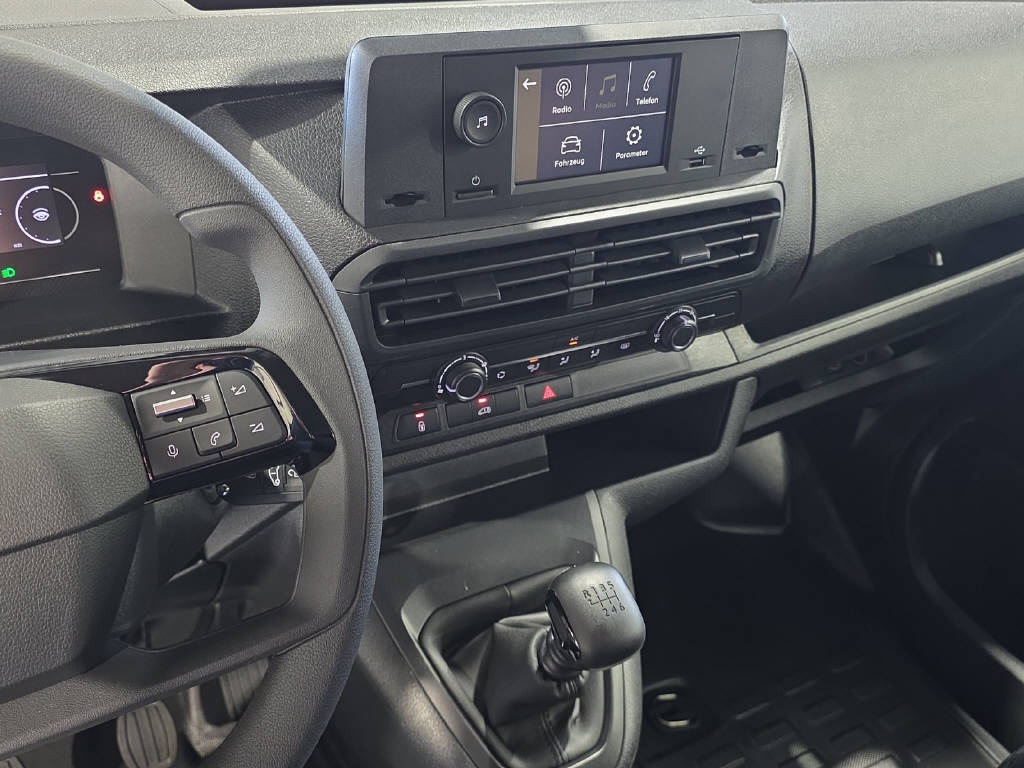 imho8269_2805777 vehicle image