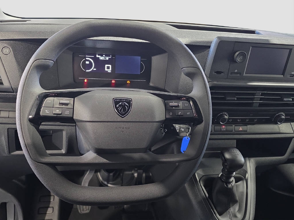 imho8269_2805777 vehicle image