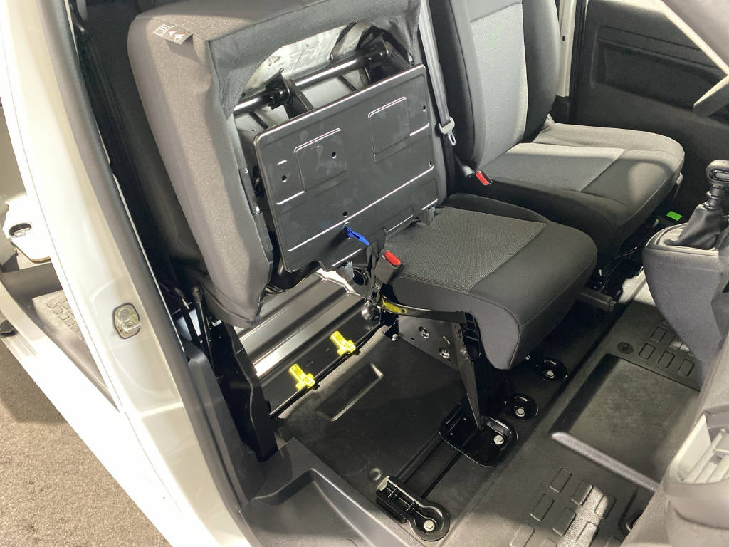 imho8269_2806338 vehicle image