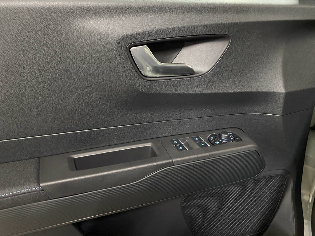 imho8269_2805779 vehicle image